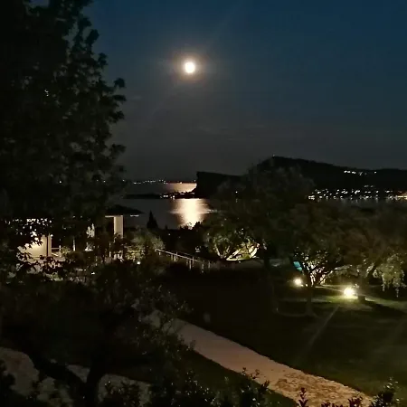 Solstizio D'estate Bed & Breakfast *